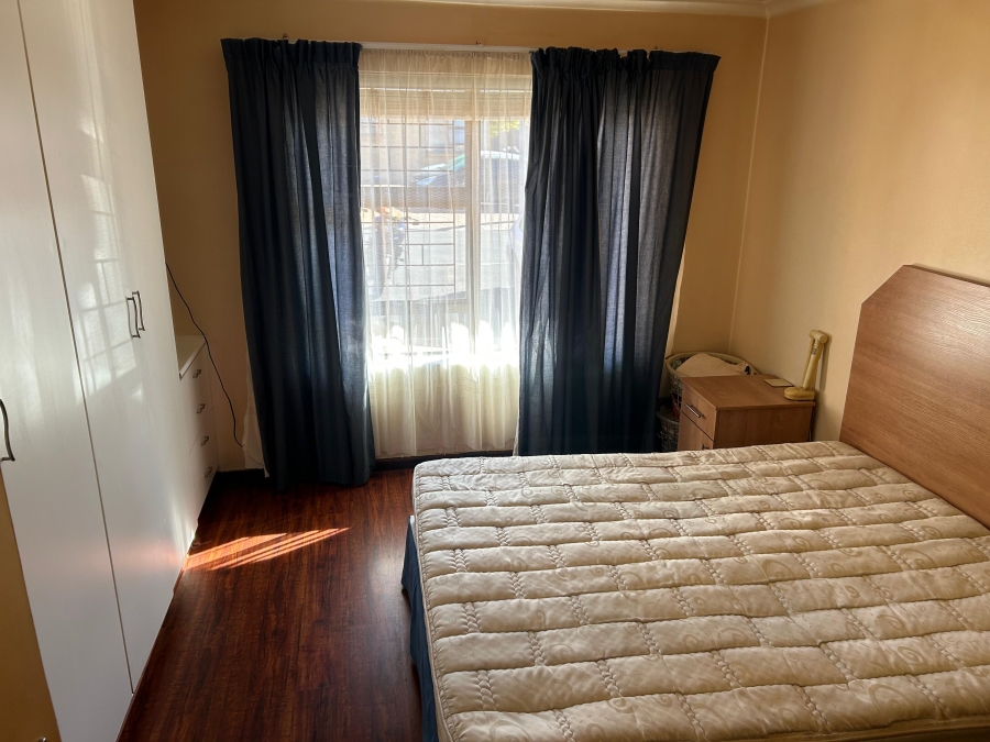 2 Bedroom Property for Sale in Oakglen Western Cape
